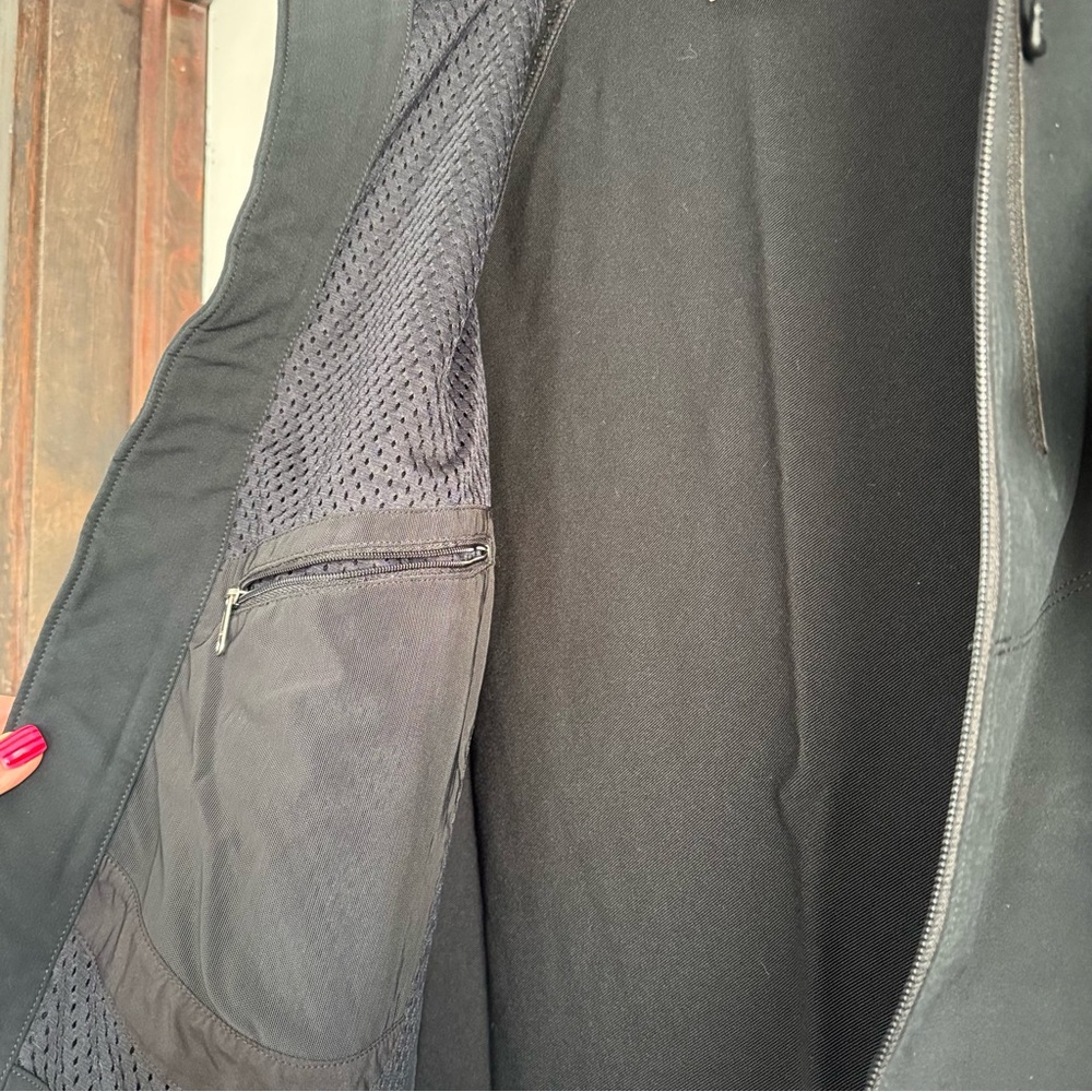 Women’s Patagonia Soft Shell Black Jacket - Picture 3 of 5